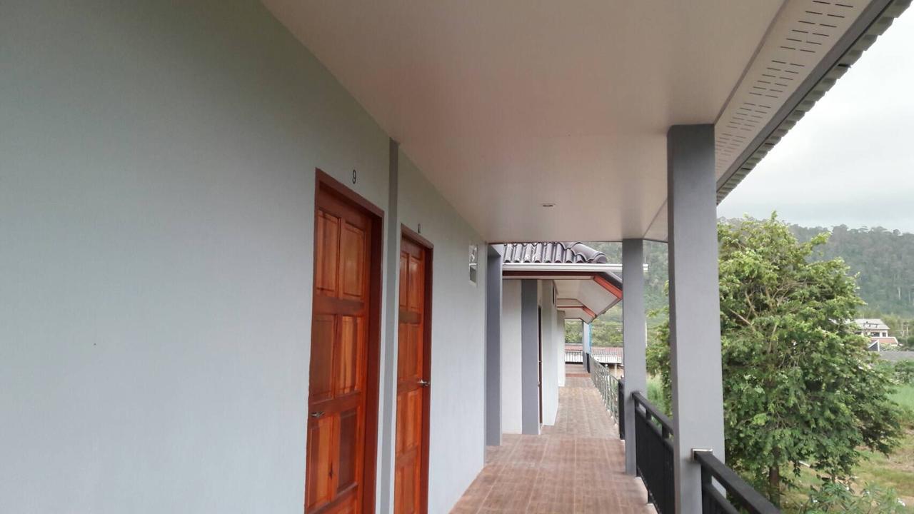 Tamarind Lanta Resort Koh Lanta Exterior photo