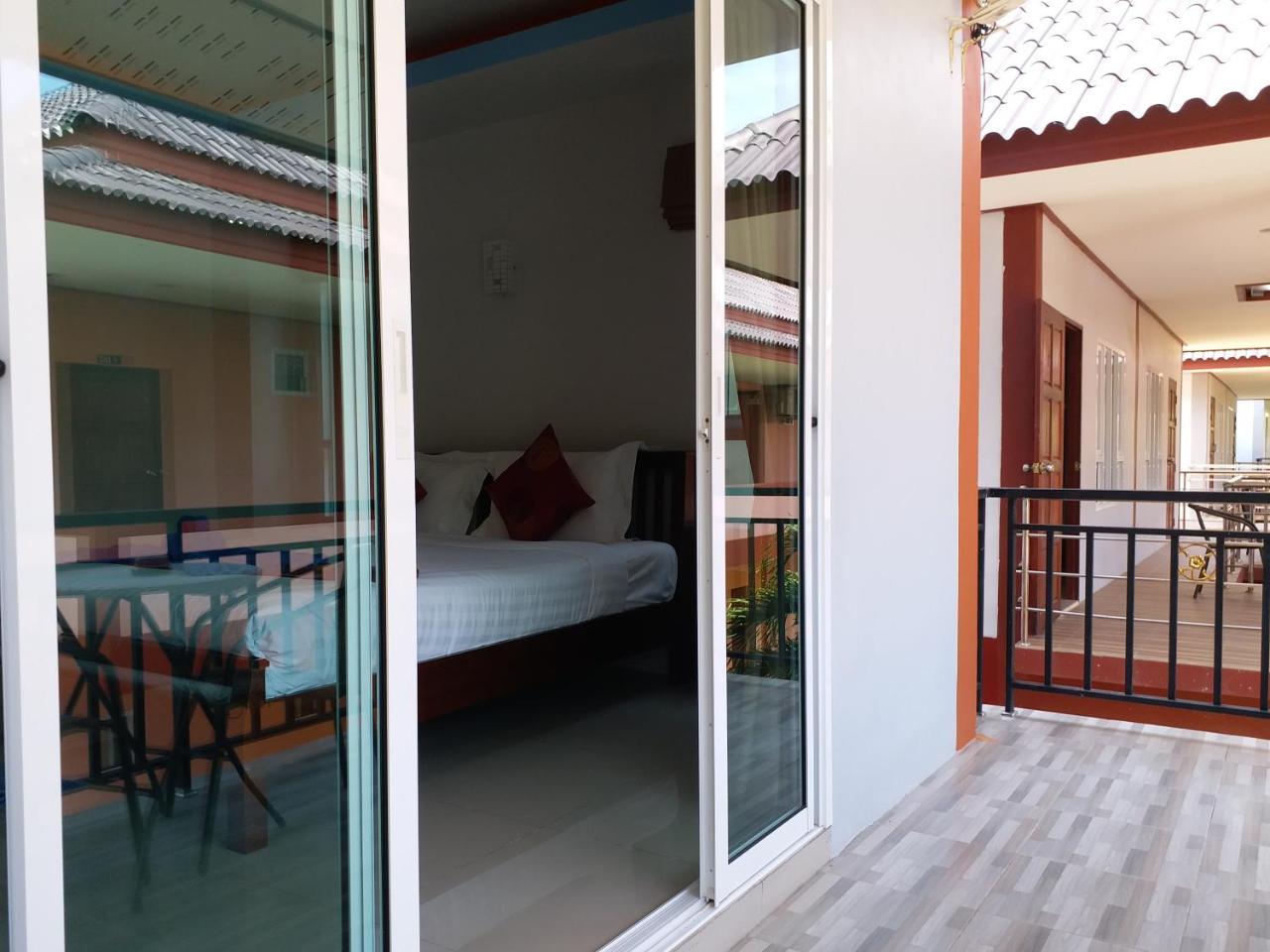 Tamarind Lanta Resort Koh Lanta Exterior photo