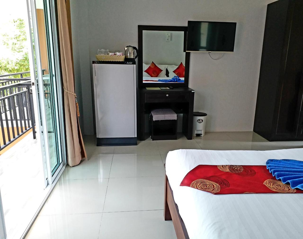 Tamarind Lanta Resort Koh Lanta Exterior photo