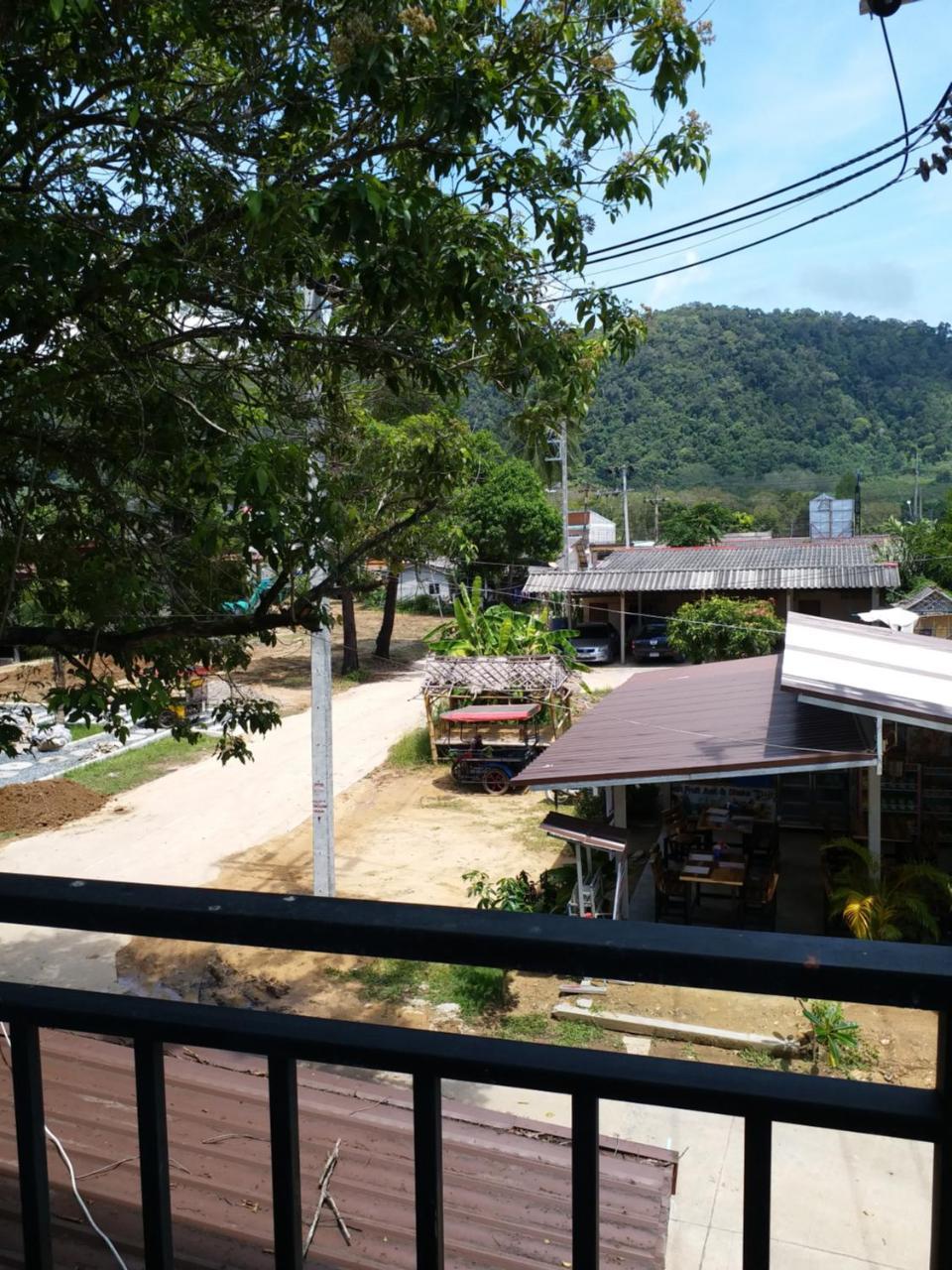 Tamarind Lanta Resort Koh Lanta Exterior photo