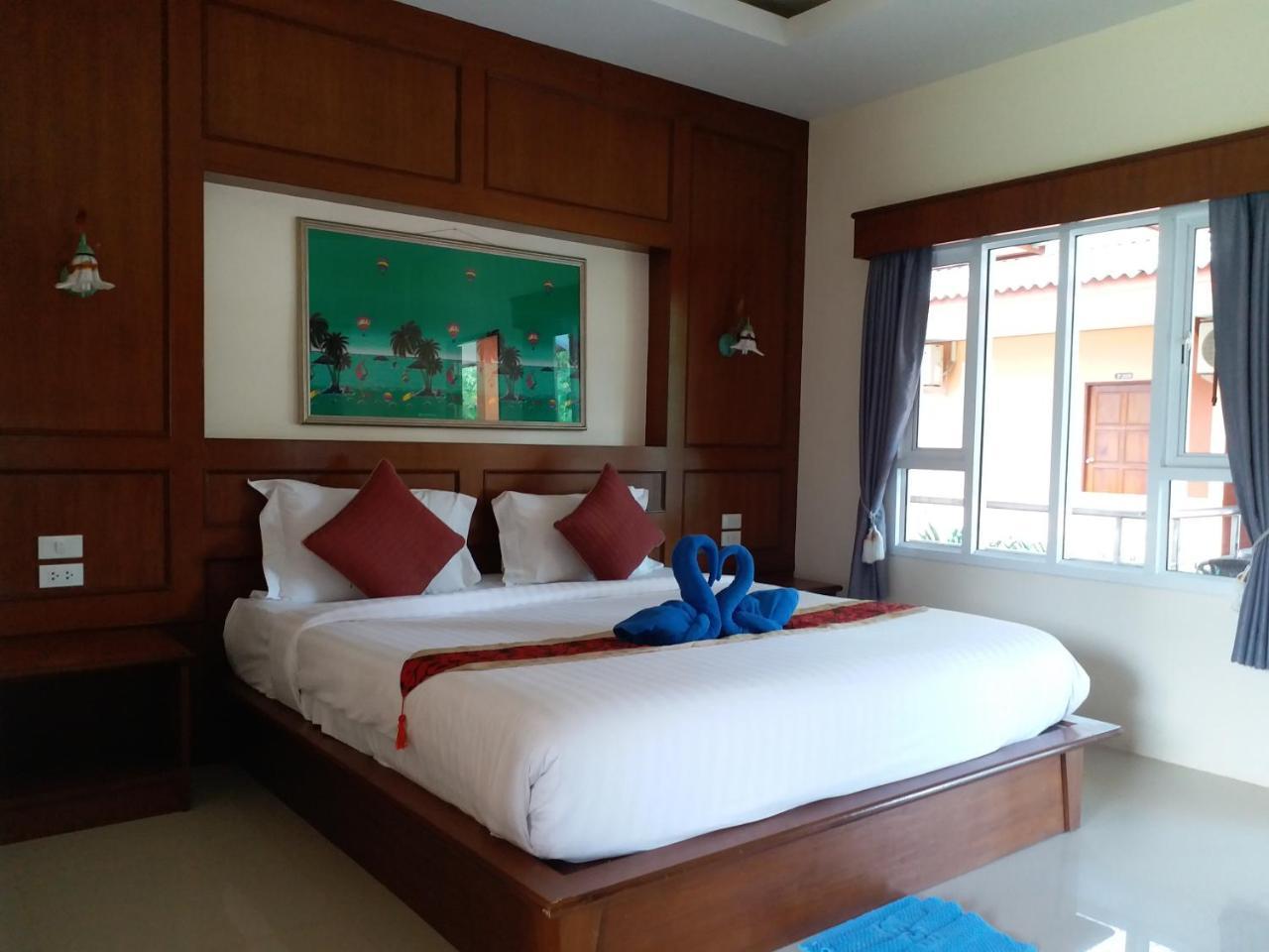 Tamarind Lanta Resort Koh Lanta Exterior photo