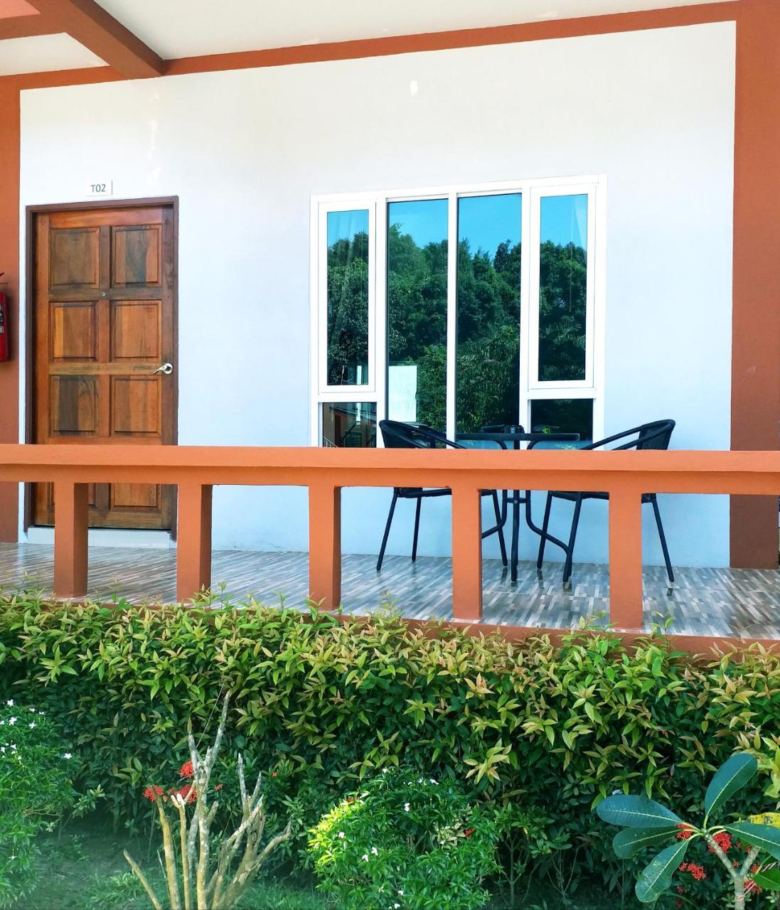 Tamarind Lanta Resort Koh Lanta Exterior photo