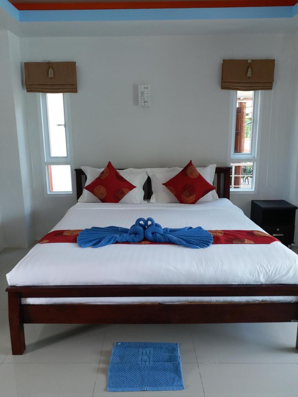 Tamarind Lanta Resort Koh Lanta Exterior photo